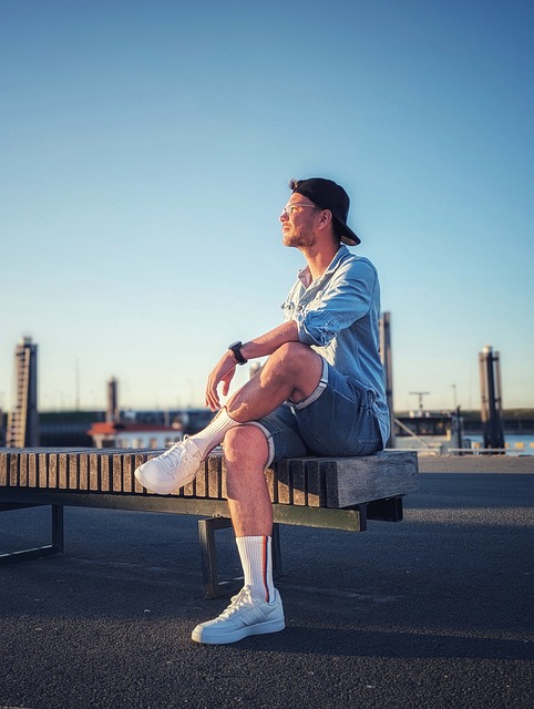 并将租借至 并将租借至